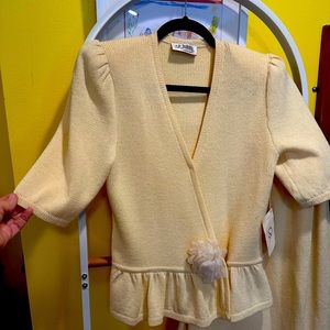 St. John Yellow 2 Piece Suit NEW WITH TAGS Size 8
